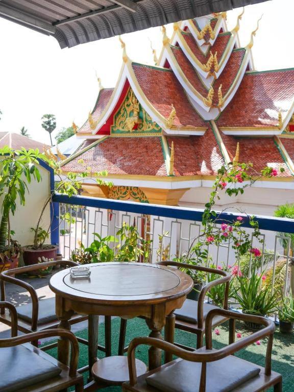 Kfg Guesthouse Thakhek Quarto foto